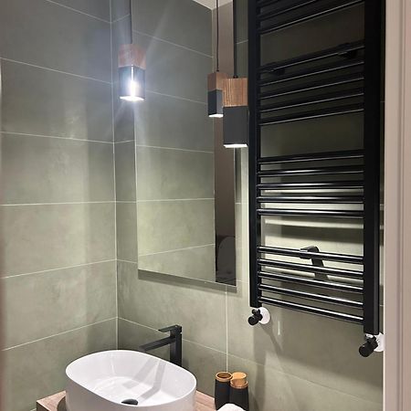 A Due Passi Dalla Scalinata Rooms 卡尔塔吉罗 外观 照片