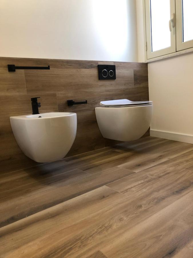 A Due Passi Dalla Scalinata Rooms 卡尔塔吉罗 外观 照片