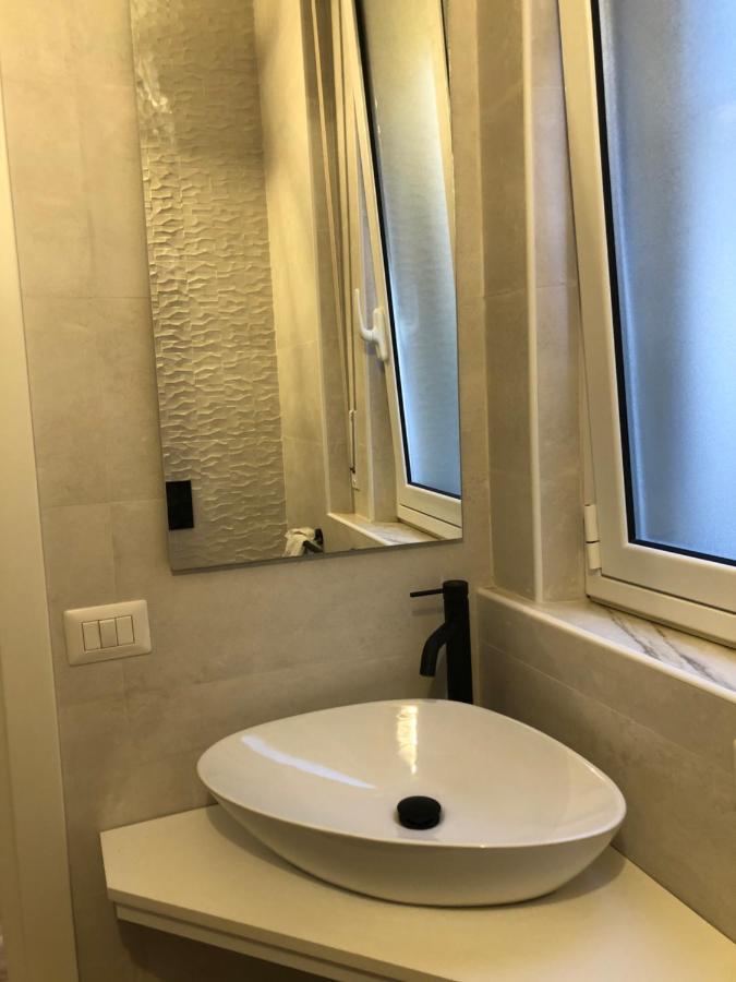 A Due Passi Dalla Scalinata Rooms 卡尔塔吉罗 外观 照片