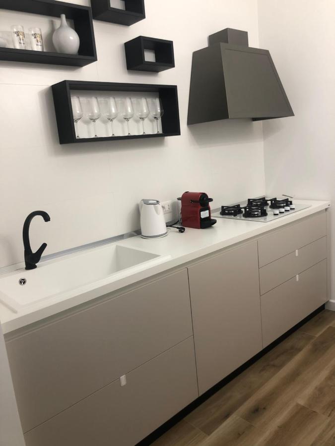 A Due Passi Dalla Scalinata Rooms 卡尔塔吉罗 外观 照片