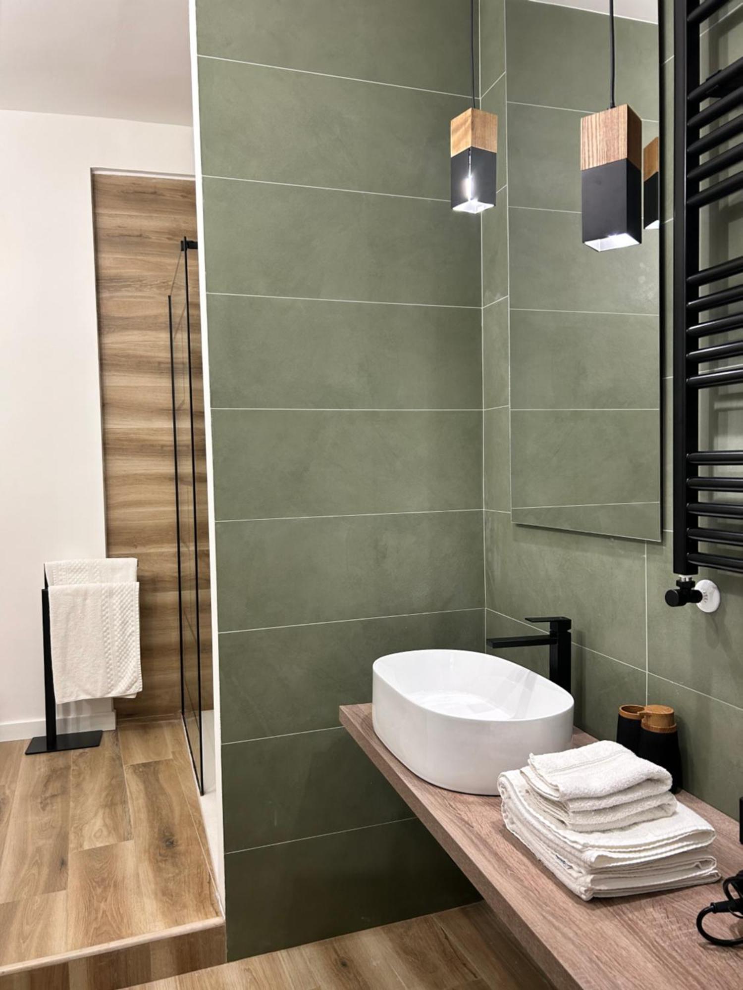 A Due Passi Dalla Scalinata Rooms 卡尔塔吉罗 外观 照片